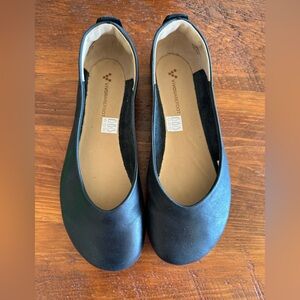 Vibrasole Revivo Jing Jing Flats, size 9
